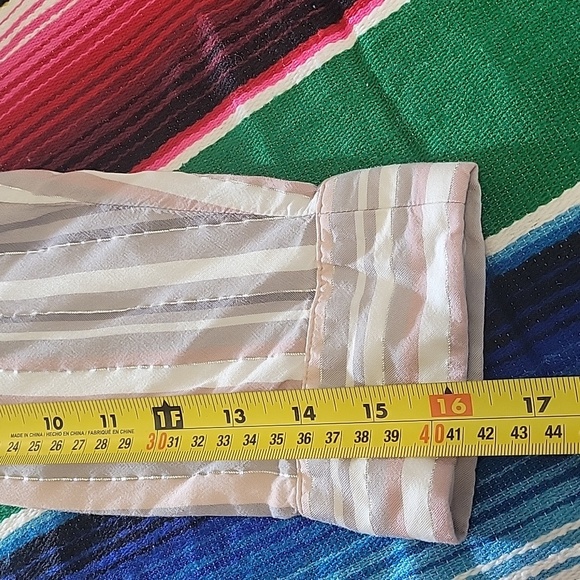 Liz Claiborne  3/4 sleeve top w/shimmer size PS - Picture 7 of 8